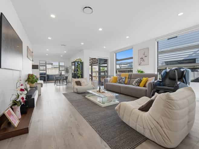 70 Hughs Way, Flat Bush