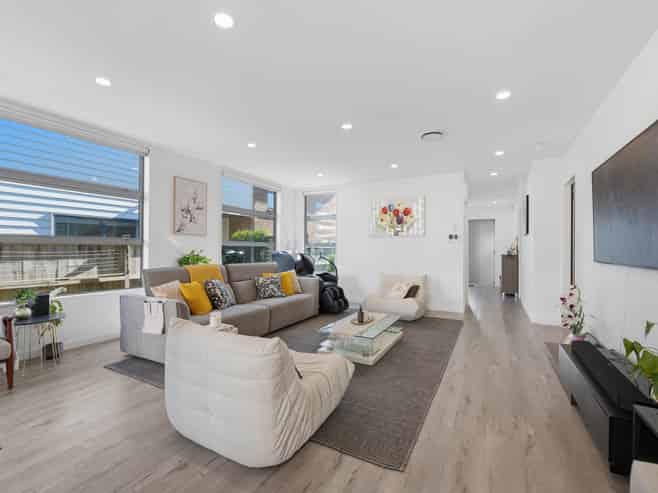 70 Hughs Way, Flat Bush