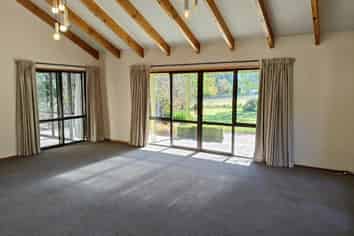 214 Ashley Road, Cust