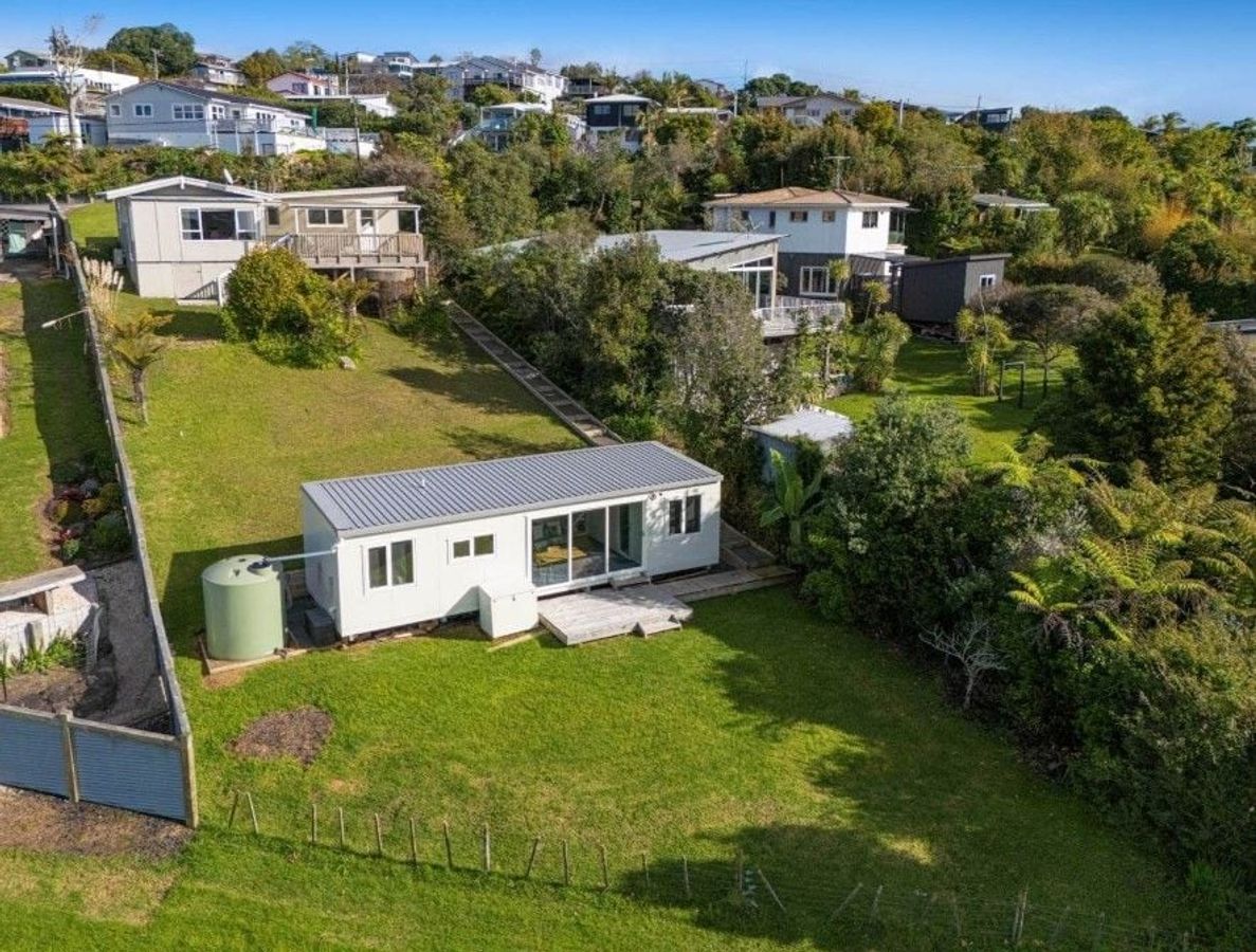 Unique 5 Bed Family Home in Stanmore Bay, Stanmore Bay