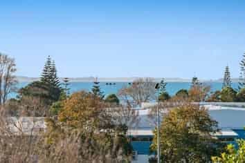 10 Rimu Road, Stanmore Bay