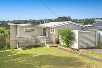 10 Rimu Road, Stanmore Bay