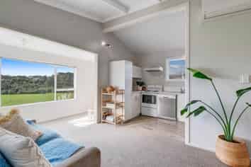 10 Rimu Road, Stanmore Bay