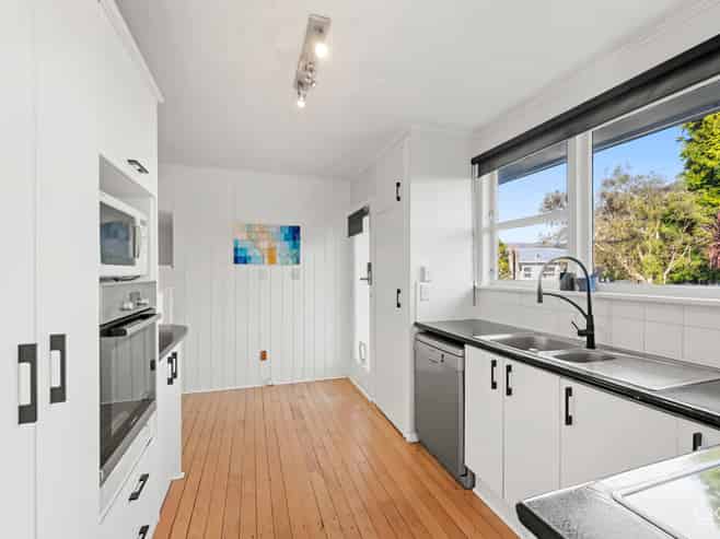 24 Longfellow Street, Trentham