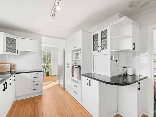 24 Longfellow Street, Trentham