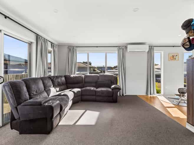 12a Barnett Place, Pirimai