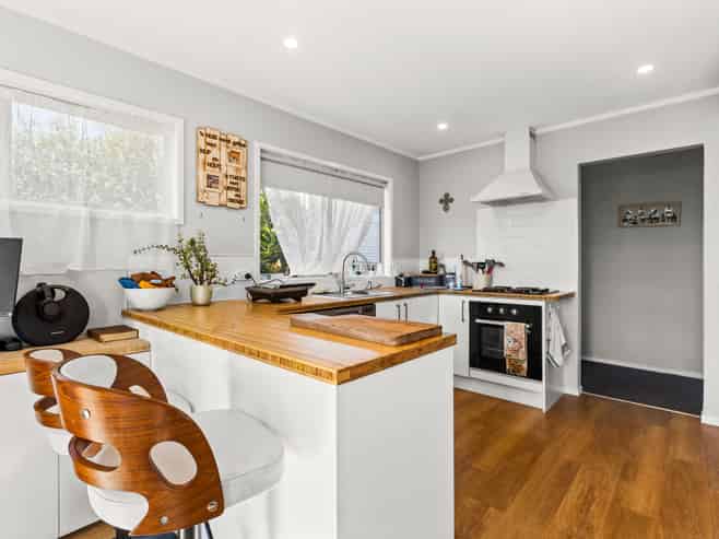 12a Barnett Place, Pirimai