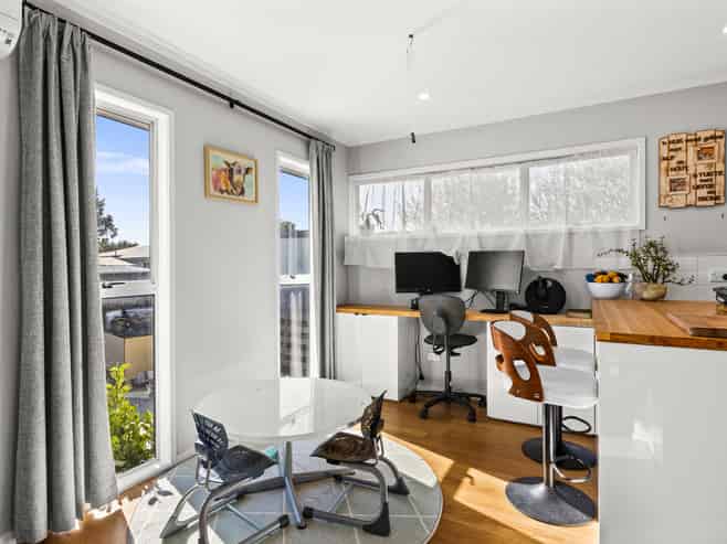 12a Barnett Place, Pirimai
