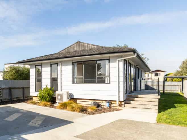 12a Barnett Place, Pirimai