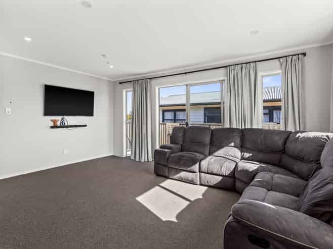 12a Barnett Place, Pirimai