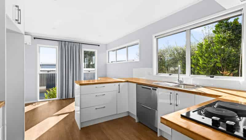 12a Barnett Place, Pirimai