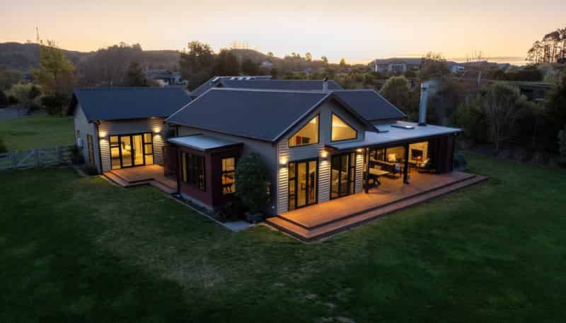 67 Lomond Grove, Acacia Bay