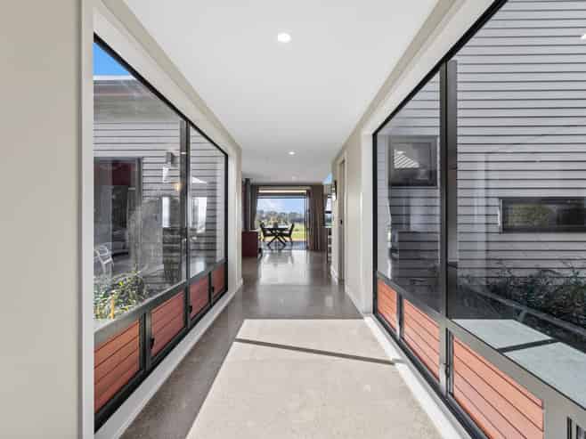 67 Lomond Grove, Acacia Bay