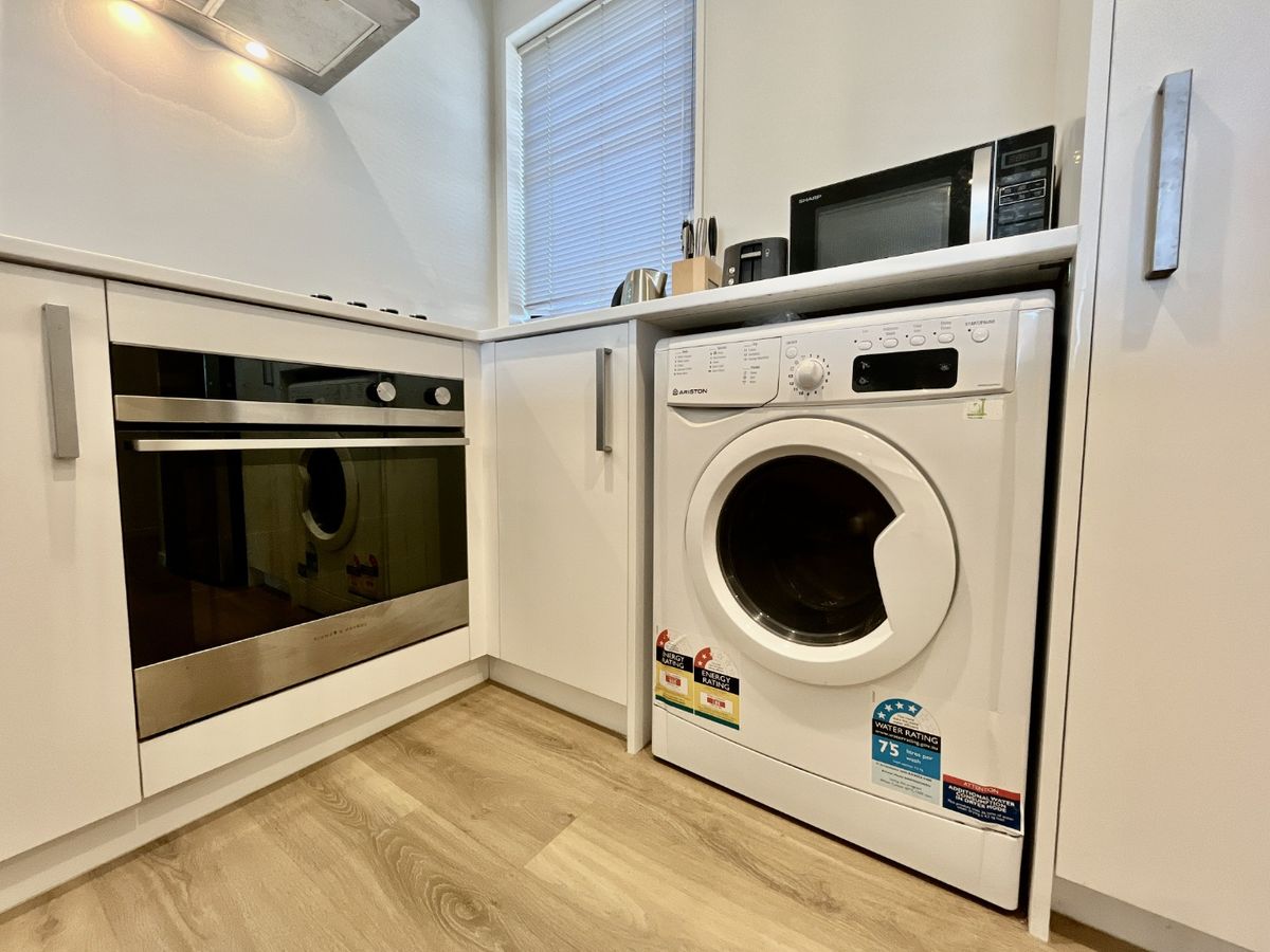 **Fully Furnished Modern Apartment** - Поглед 5