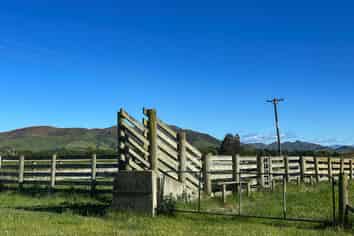 1433 Lumsden Dipton Highway , Dipton