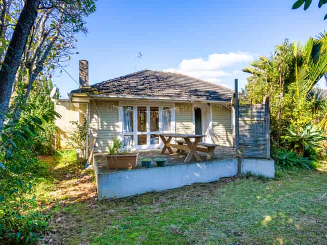 60 Neil Avenue, Te Atatu Peninsula