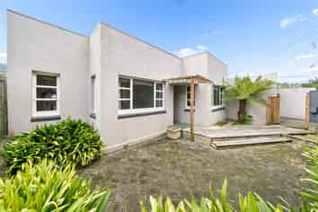  12 Chelmsford St, Ngaio
