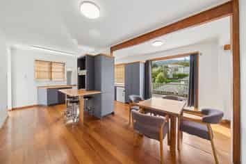  12 Chelmsford St, Ngaio