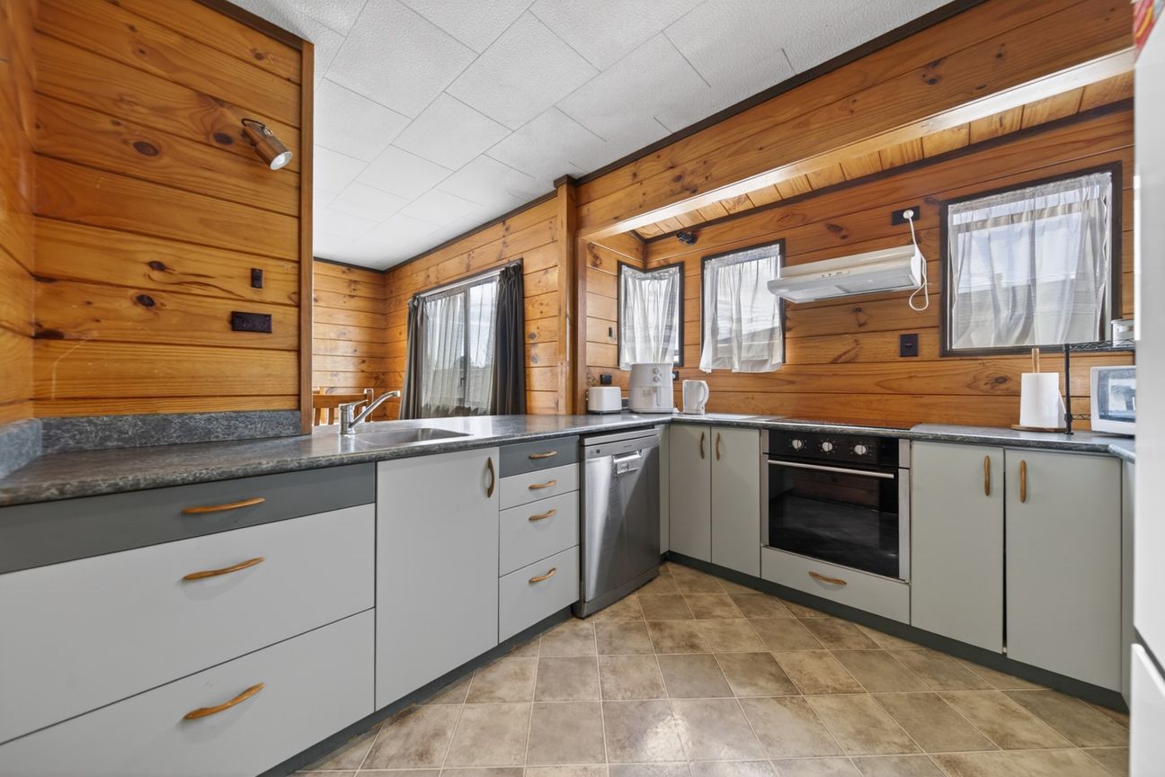 Opportunity knocks  for tradies and investors! - Widok 5