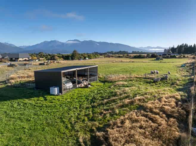 10 Black Lane, Te Anau