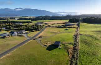 10 Black Lane, Te Anau