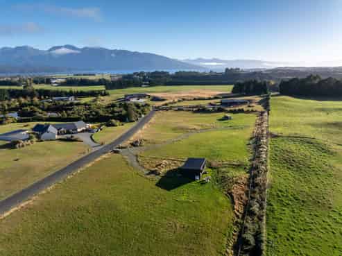 10 Black Lane, Te Anau