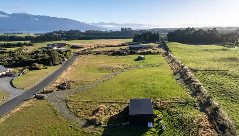 10 Black Lane, Te Anau