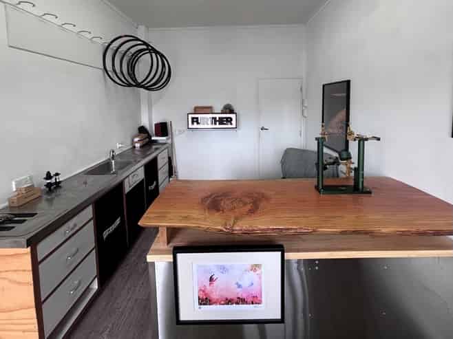 Small Queenstown fringe retail/office