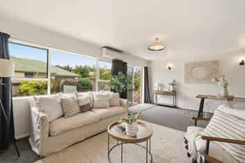 2/531 Devonport Road, Avenues