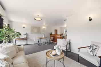 2/531 Devonport Road, Avenues