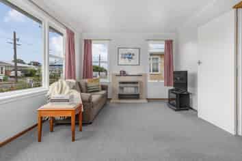 11 Karaka Crescent, Levin