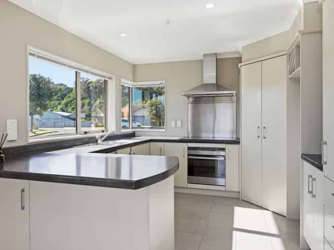 2 Edward Bullen Place, Thames