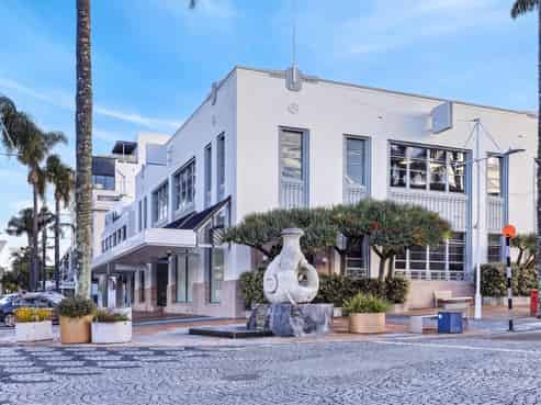 Historic Landmark on an Iconic City Corner