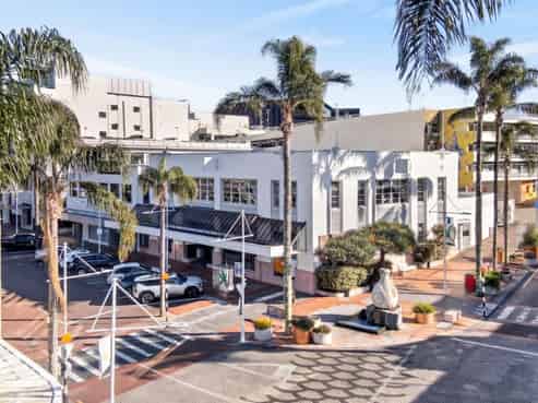 Historic Landmark on an Iconic City Corner