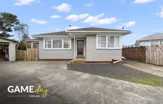 16 Lavinia Crescent, Mangere East
