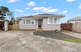 16 Lavinia Crescent, Mangere East