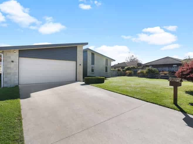 12 McKenzie Place, Matamata