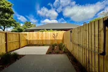 2/113 Poulson Street, Addington