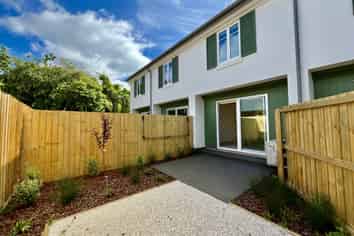 2/113 Poulson Street, Addington