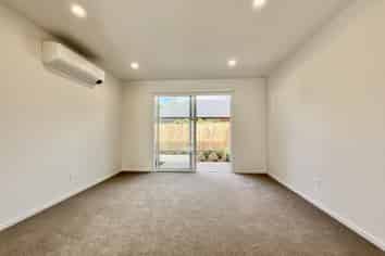 2/113 Poulson Street, Addington