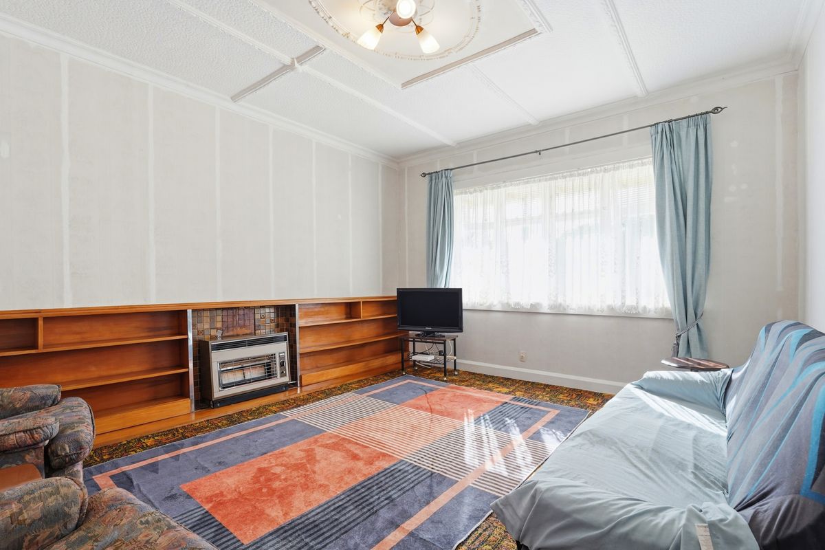 Solid Home in a Sought-After Location - Ansicht 2