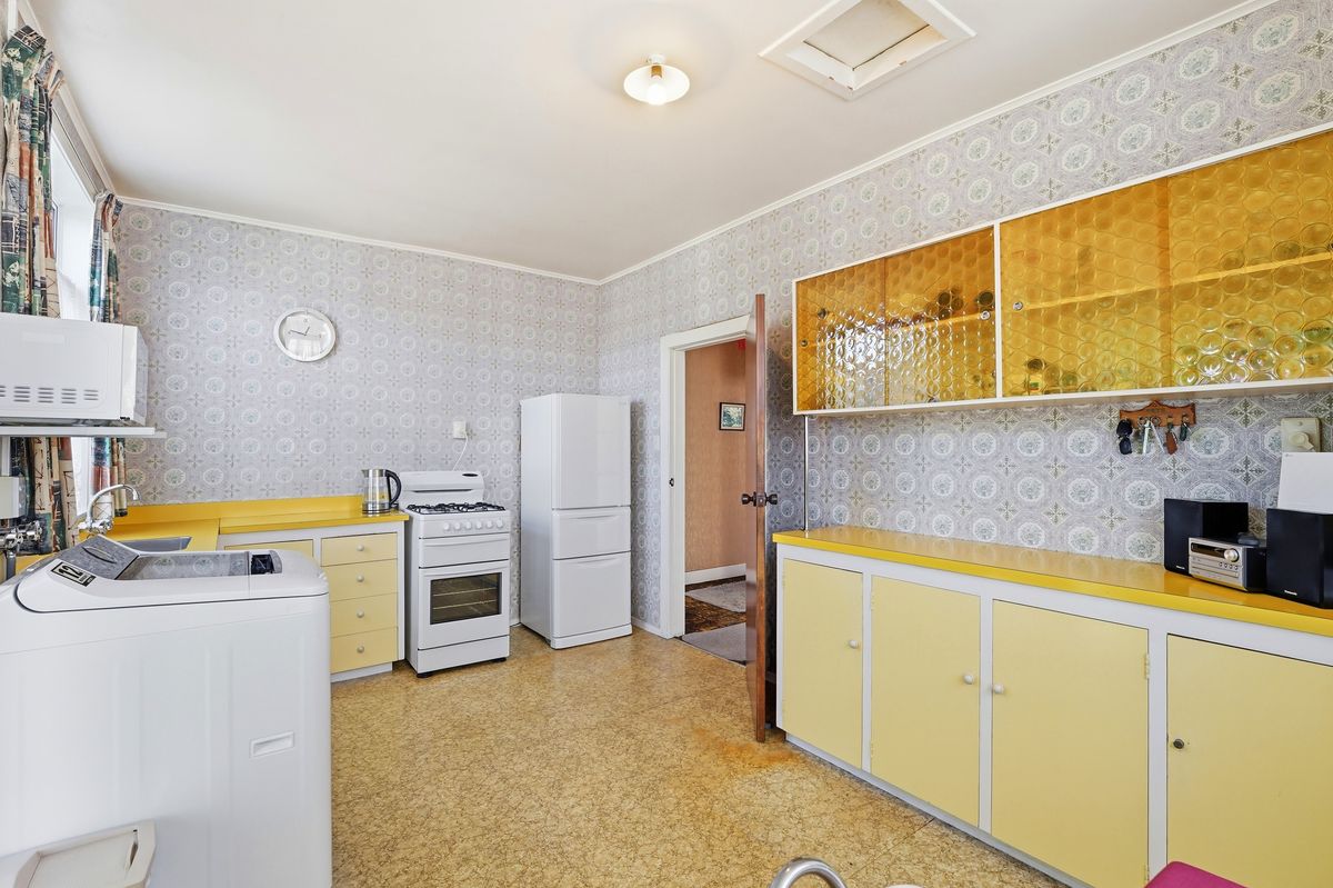 Solid Home in a Sought-After Location - Ansicht 3