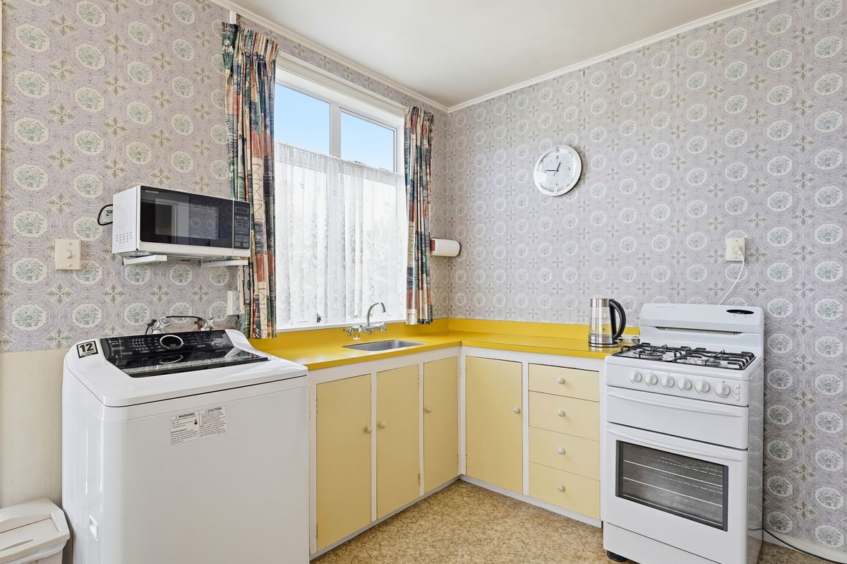 Solid Home in a Sought-After Location - Ansicht 4