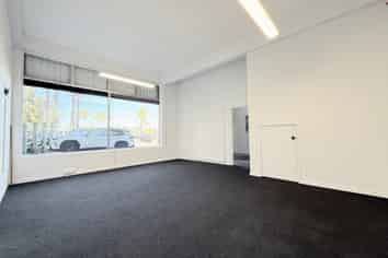 Marina Office Opportunity | 64 m2