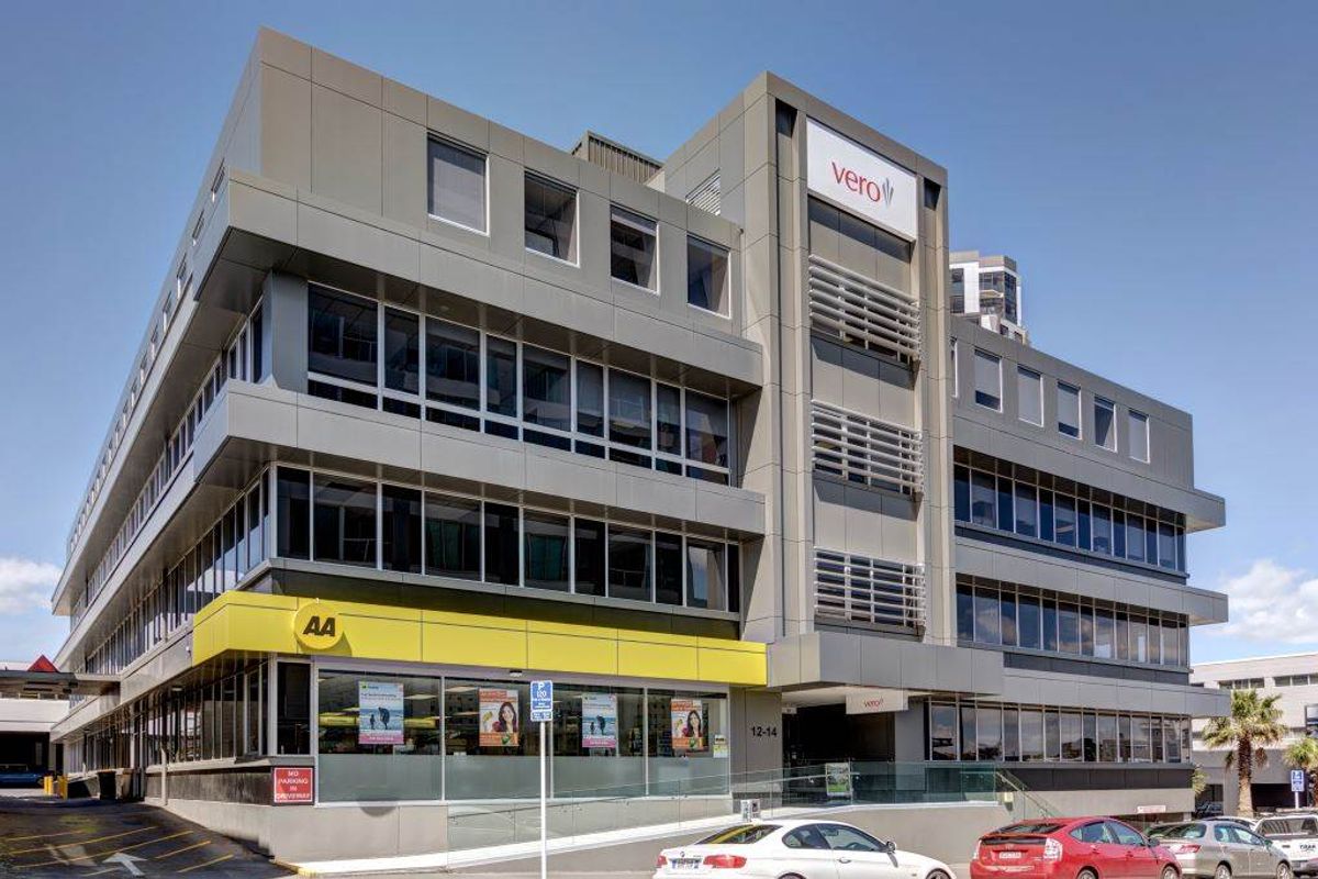 BLANK CANVAS OFFICE IN TAKAPUNA - 688M²