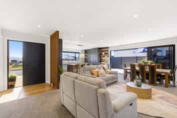 34 Makomako Crescent, Wharewaka