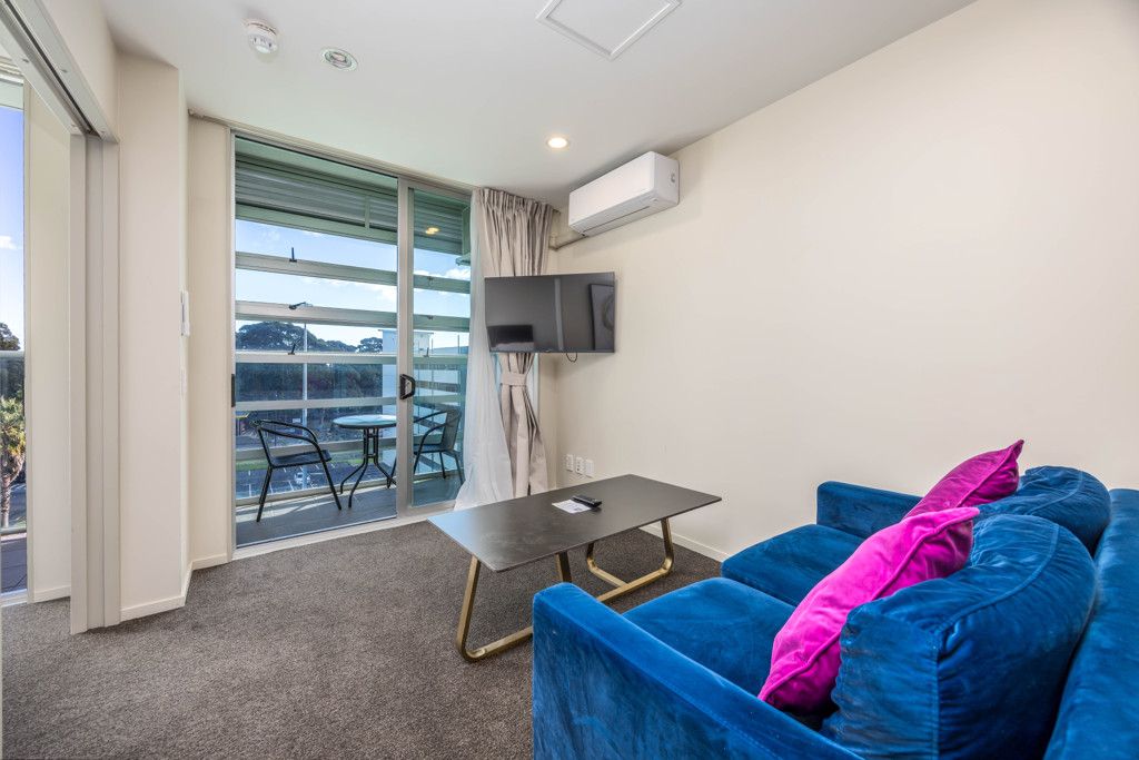 Apartment in Auckland, Manukau - View 4