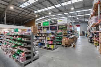 Newly built industrial investment – National tenant!