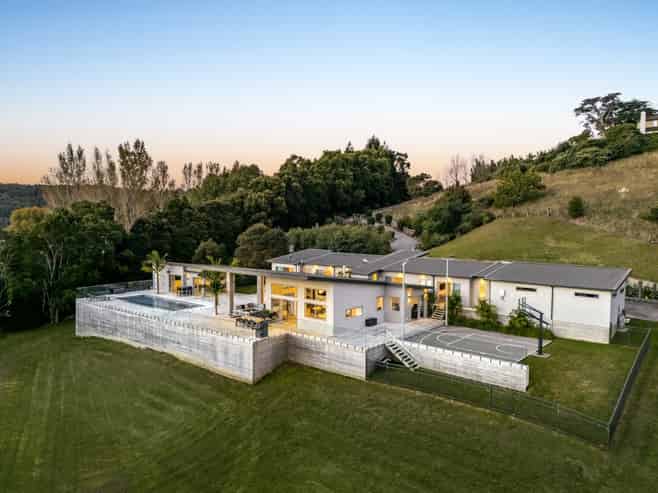 73 Warman Road, Okura