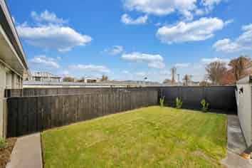 1041 Colombo Street, Saint Albans